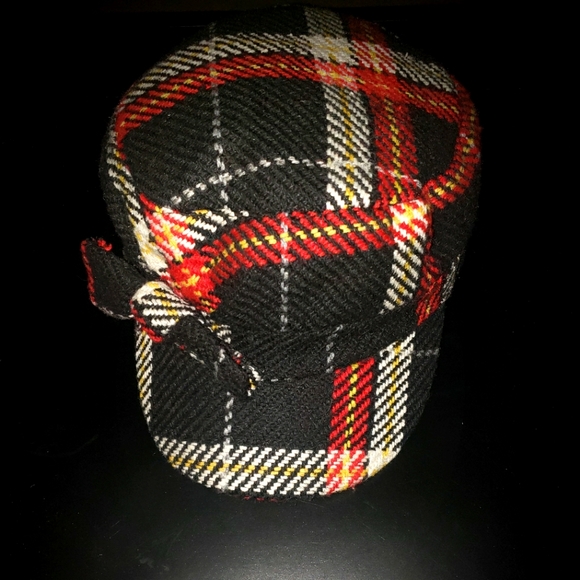 Cute plaid hat with a bow - Picture 1 of 12